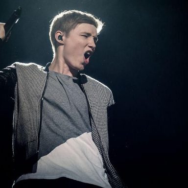 Isac Elliot‎