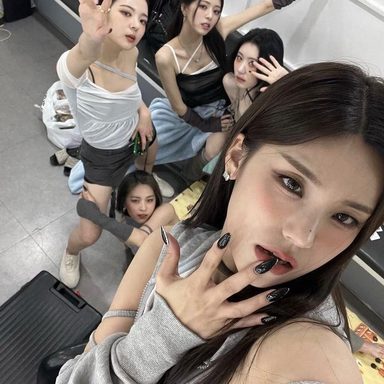 ITZY photo 21