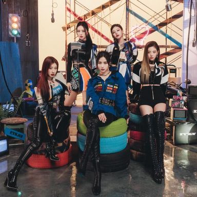 ITZY photo 60