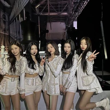 ITZY photo 31