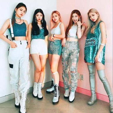 ITZY photo 81