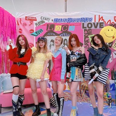 ITZY photo 80