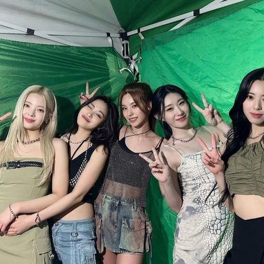 ITZY photo 33