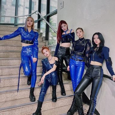 ITZY photo 95