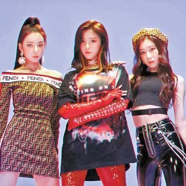 ITZY photo 139