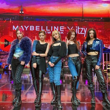 ITZY photo 77