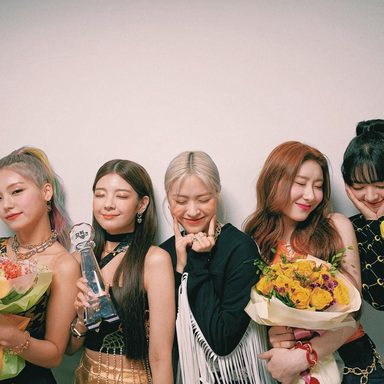 ITZY photo 115