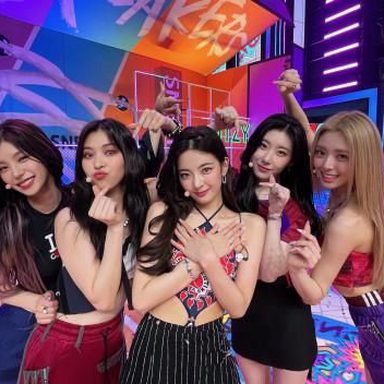 ITZY photo 66