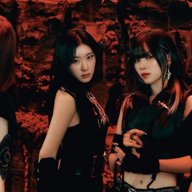 ITZY photo 17