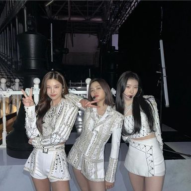 ITZY photo 34