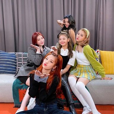 ITZY photo 85