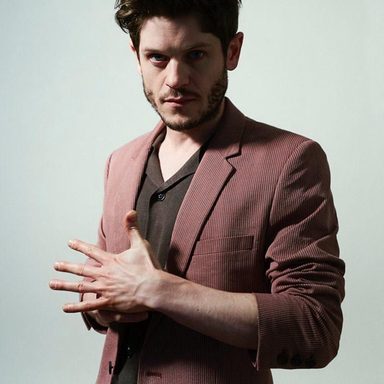 Iwan Rheon photo 17