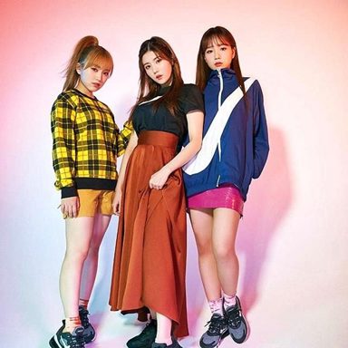 IZ*ONE photo 17