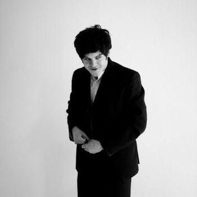 Iwan Rheon photo 14