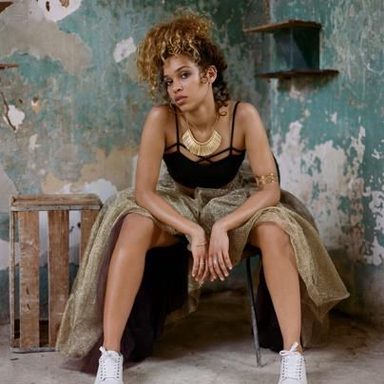Izzy Bizu