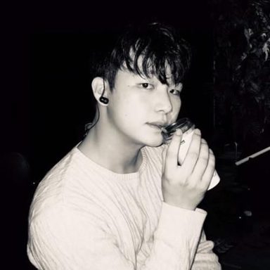 J.UNA