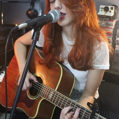 Jenni Toz
