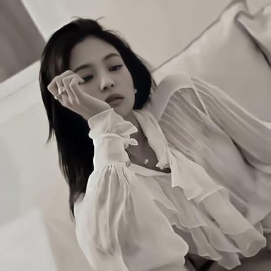 JENNIE