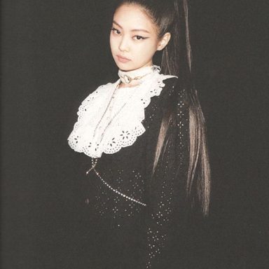 JENNIE photo 67