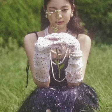 JENNIE photo 87