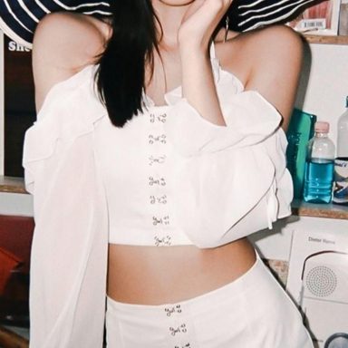 JENNIE