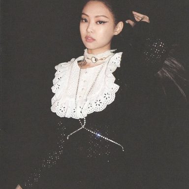 JENNIE photo 66