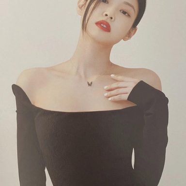 JENNIE photo 43