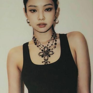 JENNIE photo 200