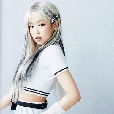JENNIE photo 47