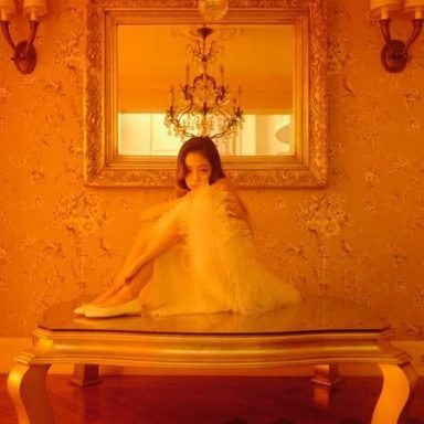 JENNIE photo 99