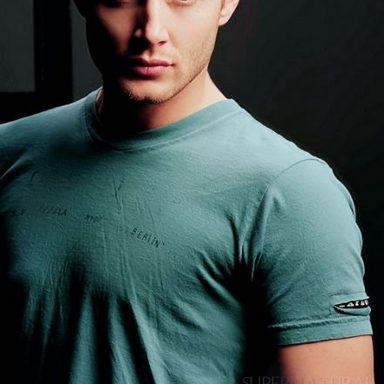 Jensen Ackles photo 26