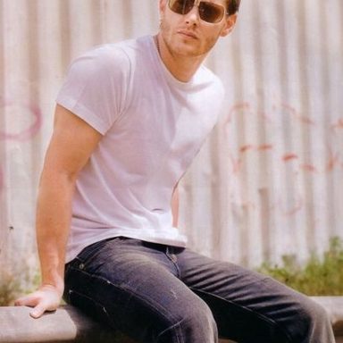 Jensen Ackles photo 15
