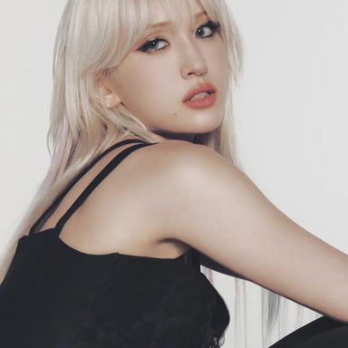 JEON SOMI photo 9