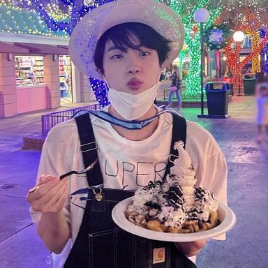 Jin (BTS) photo 9
