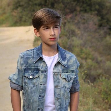 Johnny Orlando photo 20