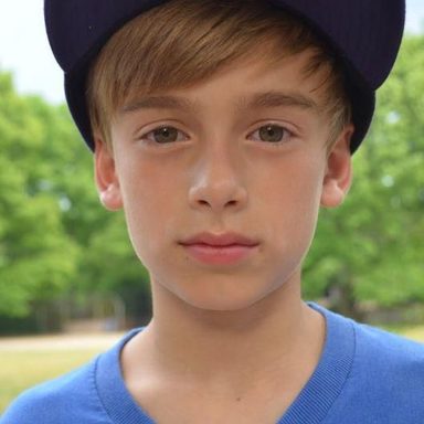 Johnny Orlando photo 15