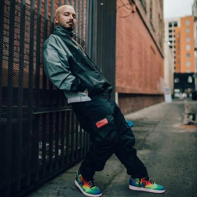 J Balvin photo 17