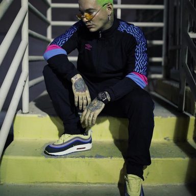 J Balvin photo 38