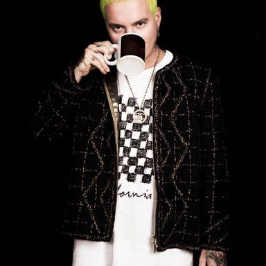 J Balvin photo 39