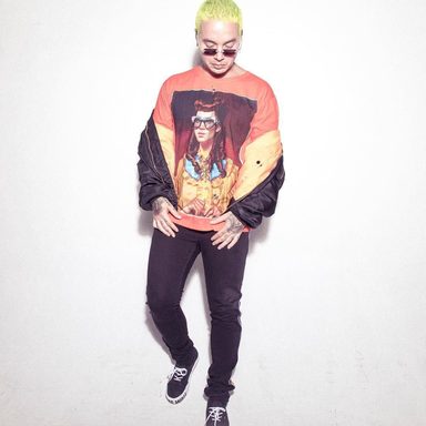 J Balvin photo 41