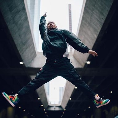 J Balvin photo 18