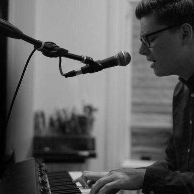 Kevin Garrett photo 9