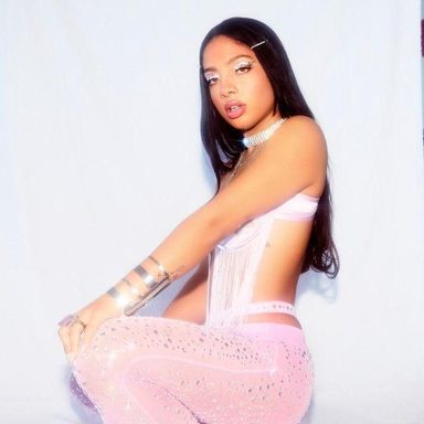 Kiana Ledé photo 16