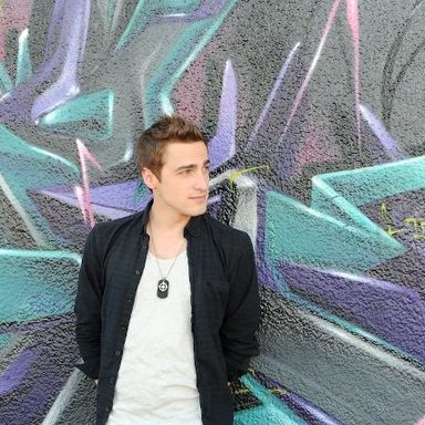 Kendall Schmidt photo 10