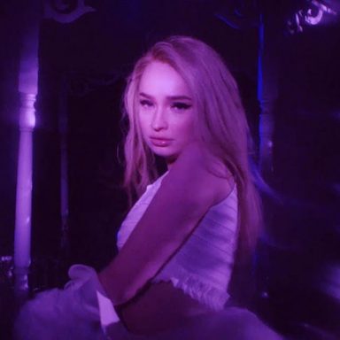 Kim Petras photo 34