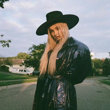Kim Petras photo 71