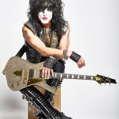 KISS photo 13