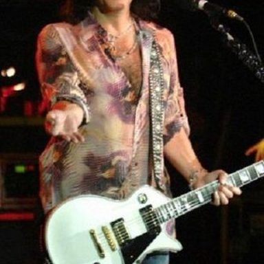 KISS photo 37