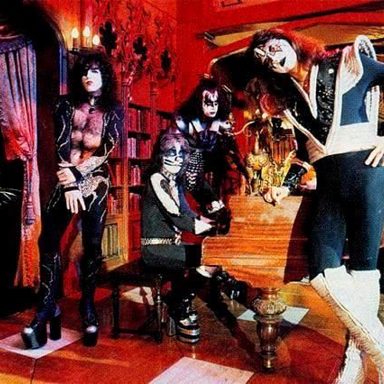 KISS photo 17