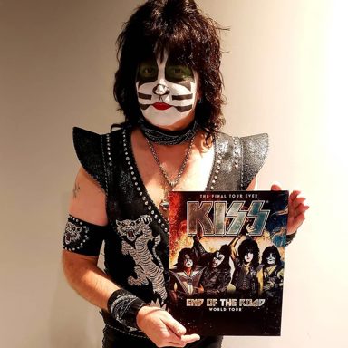 KISS photo 15
